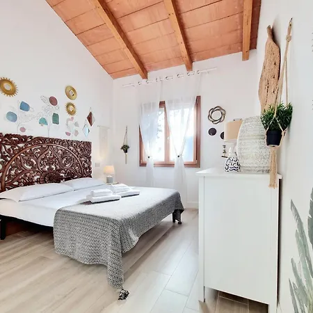 Style & Seaview: Summer House By Marcusinsardinia Willa